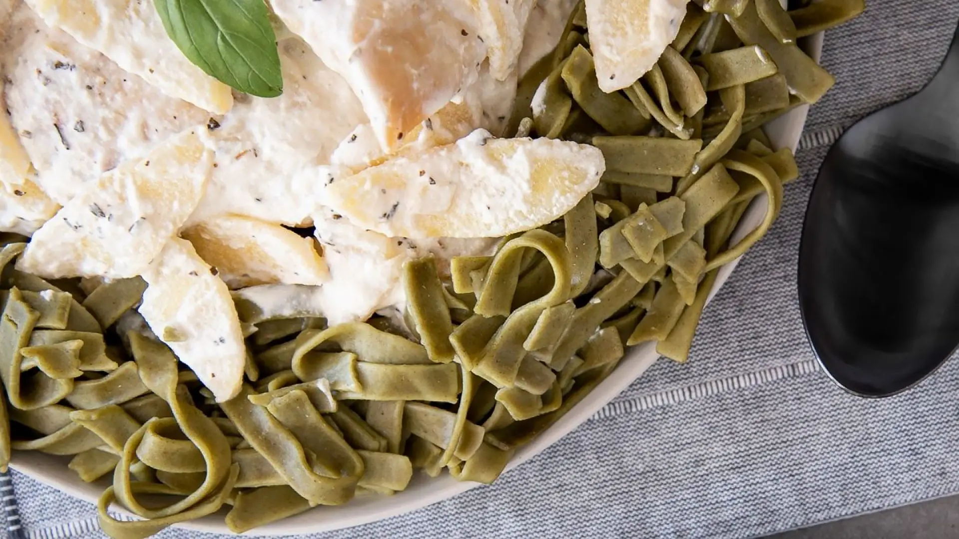 Apples and Chicken with Spinach Noodles